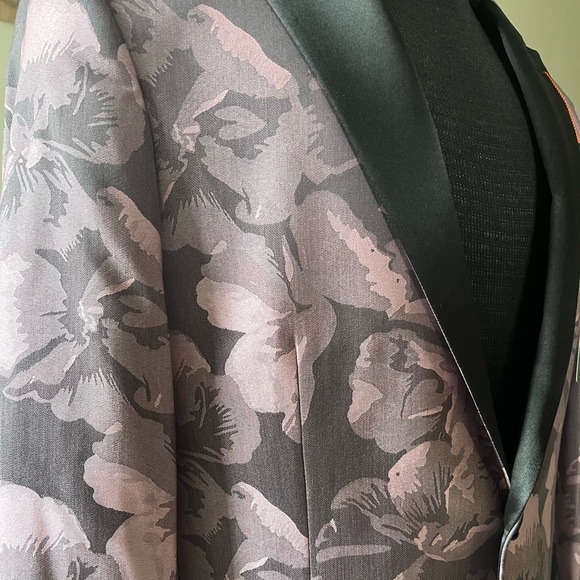 Egara Slim Fit Pink Rose Floral Dinner Jacket - Picture 8 of 13